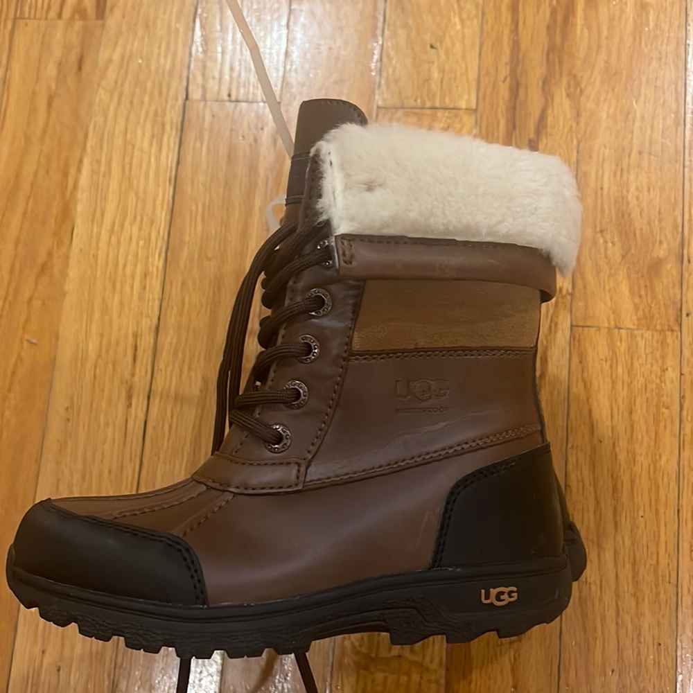 Ugg snow boots brand new